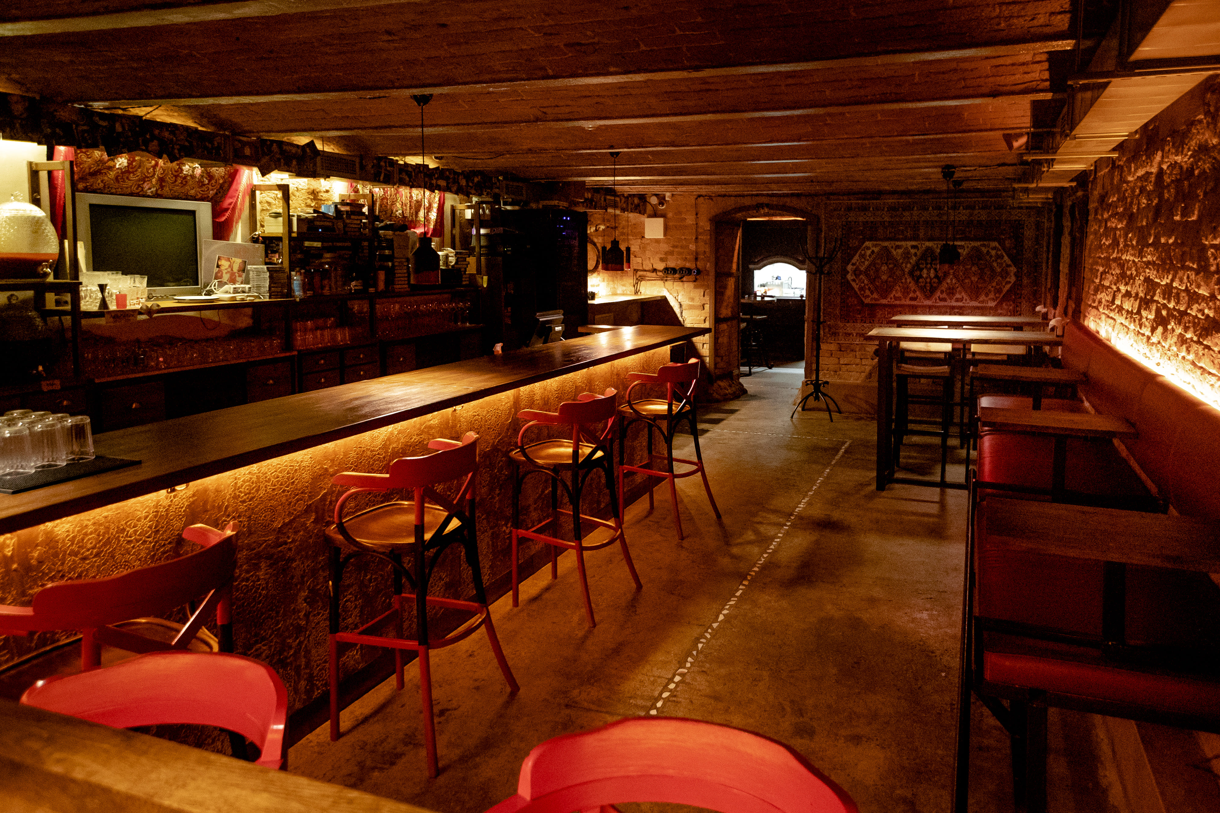 Крафтовая рюмочная Настаятель №4