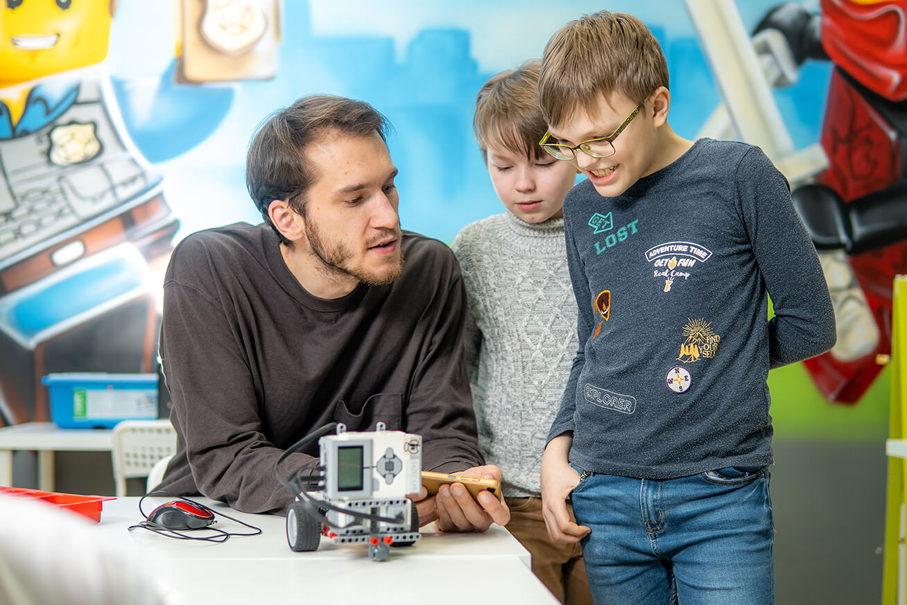 Открой свой клуб GoROBO и создавай будущее вместе с нами Открой свой клуб GoROBO и создавай будущее вместе с нами