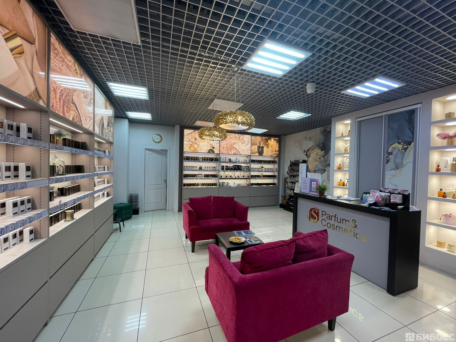 Магазин косметики и парфюмерии S Parfum&Cosmetics по франшизе